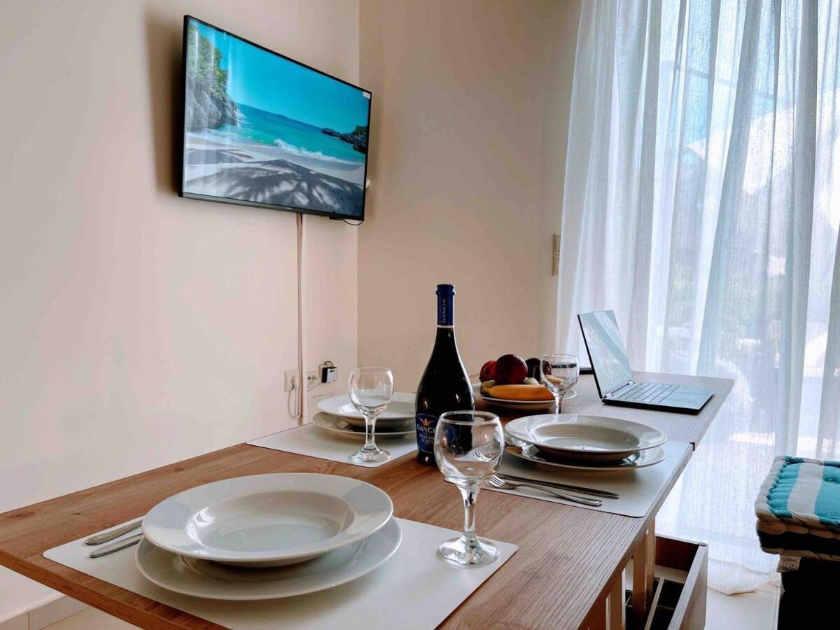 פלאקיאס Annamaria Sea Side View Studio- 25M From The Beac מראה חיצוני תמונה